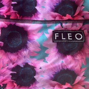 Fleo sunflower shorts